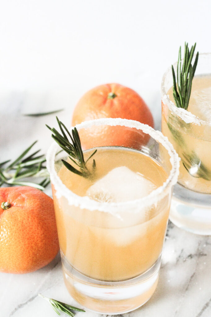 A truly delicious Winter cocktail. The Winter Clementine Fizz.