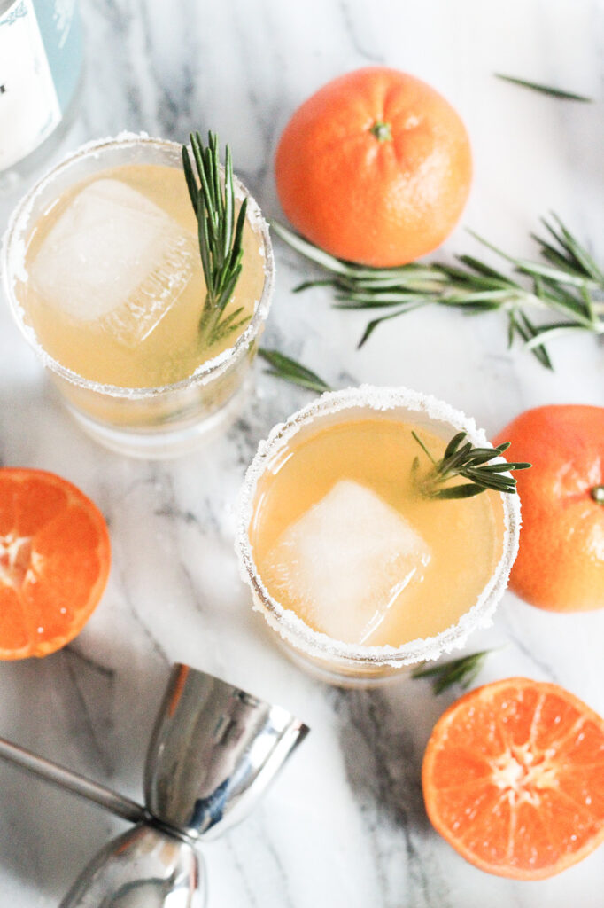 A truly delicious Winter cocktail. The Winter Clementine Fizz.