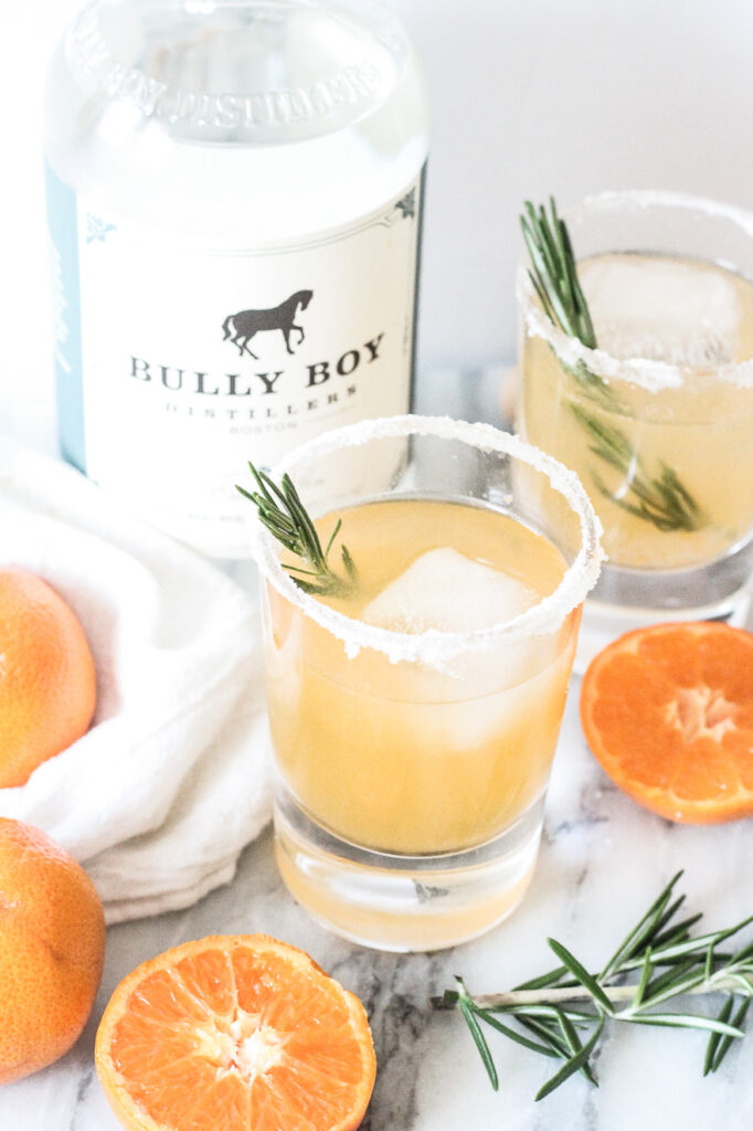 A truly delicious Winter cocktail. The Winter Clementine Fizz.