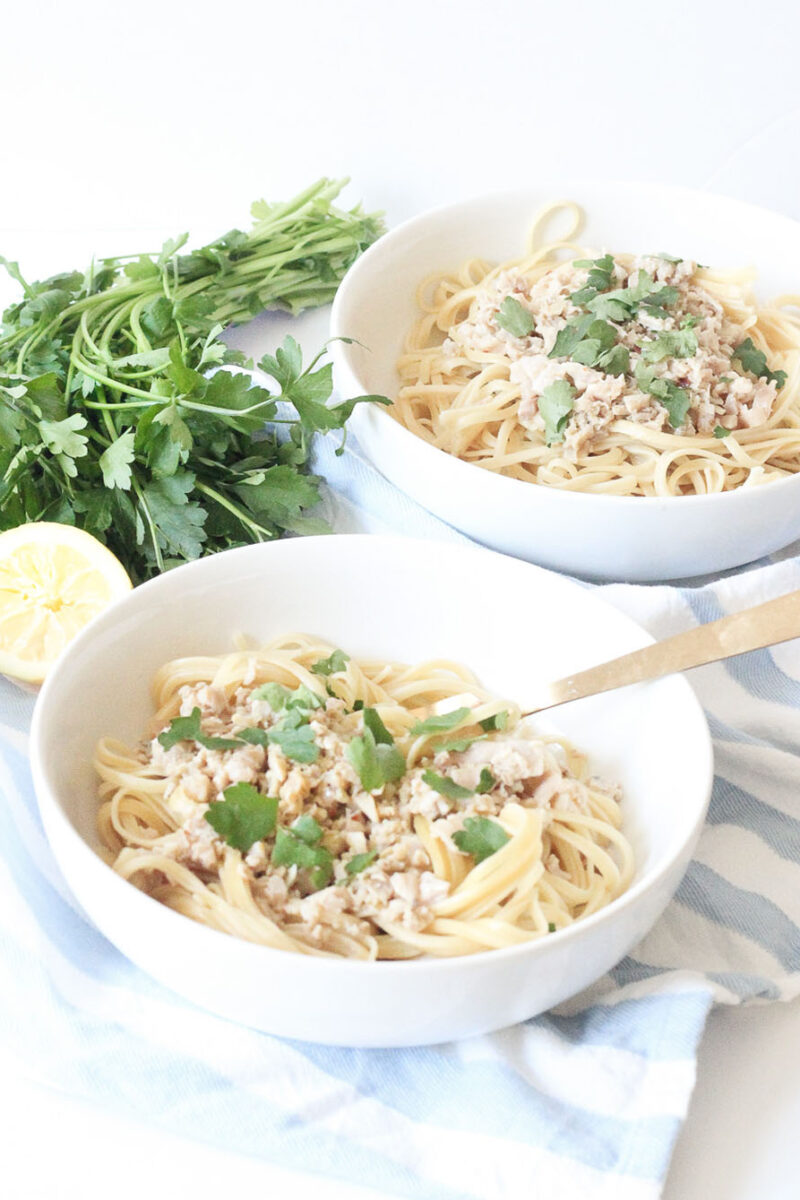 A quick and easy Linguine with Clams recipe from SEE GLASS BLOG