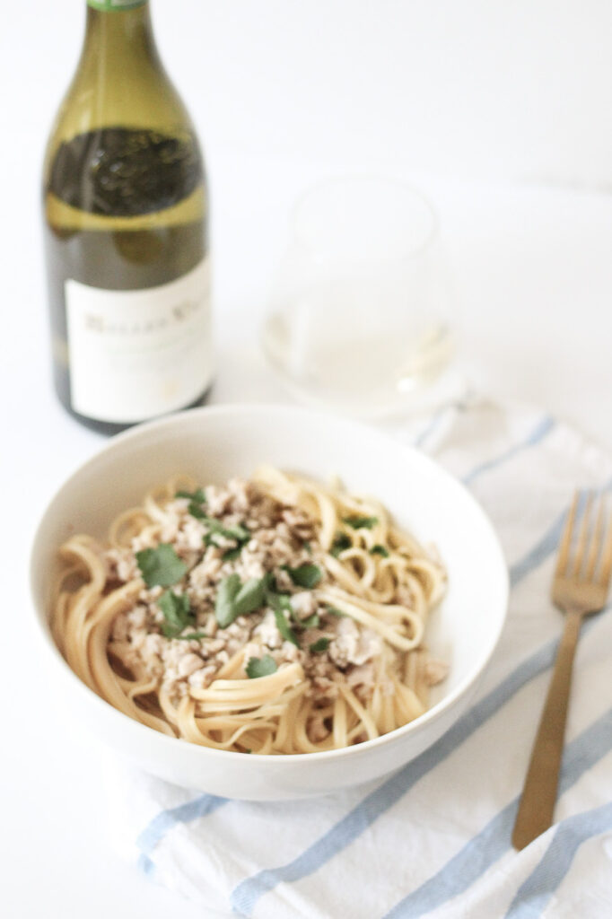 A quick and easy Linguine with Clams recipe from SEE GLASS BLOG